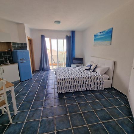 Ferienwohnung Oasi Blu Monolocale Vista Mare Nebida Exterior foto
